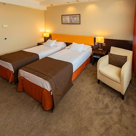 Abacus Business & Wellness Hotel Herceghalom Extérieur photo