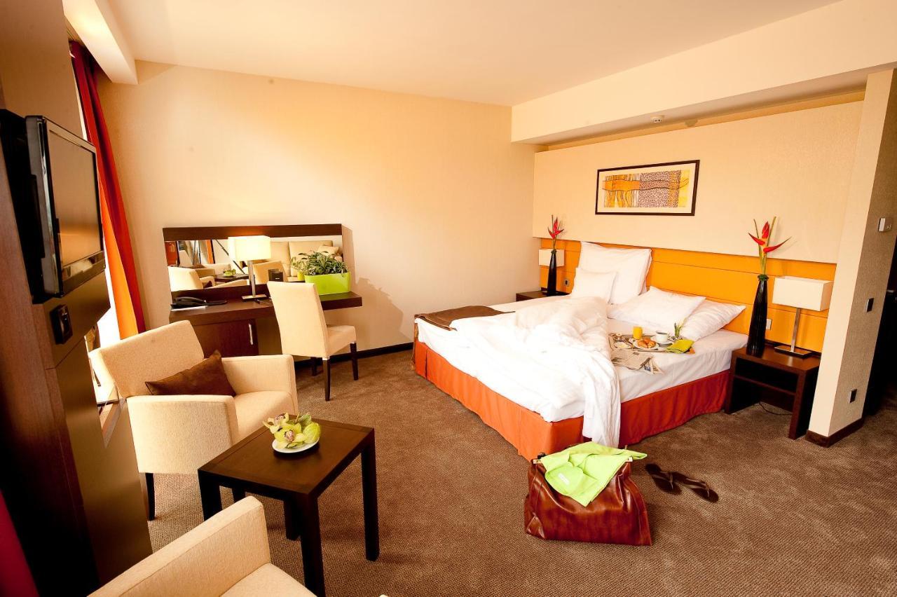 Abacus Business & Wellness Hotel Herceghalom Extérieur photo