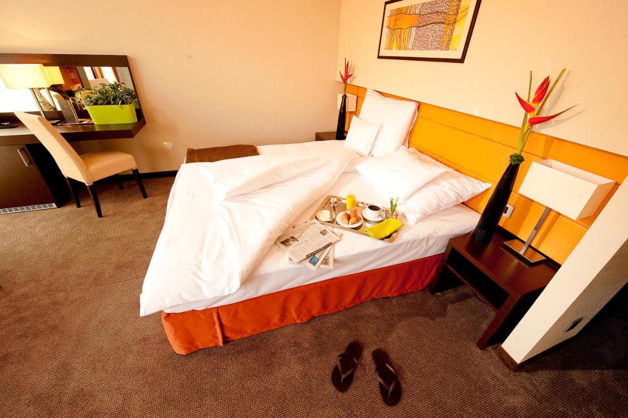 Abacus Business & Wellness Hotel Herceghalom Extérieur photo