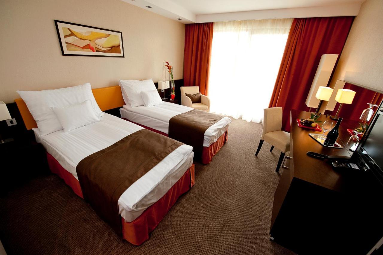 Abacus Business & Wellness Hotel Herceghalom Extérieur photo