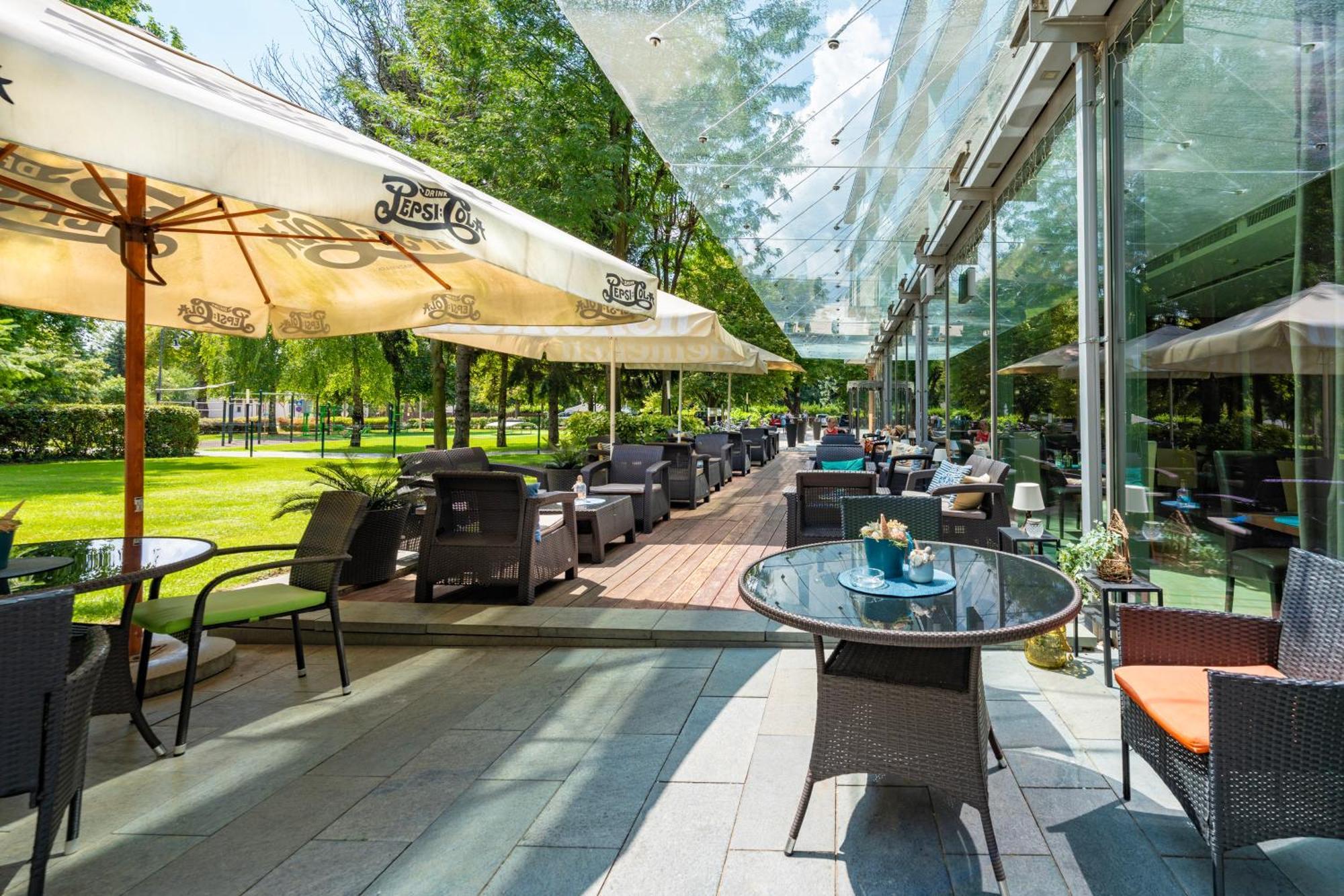 Abacus Business & Wellness Hotel Herceghalom Extérieur photo