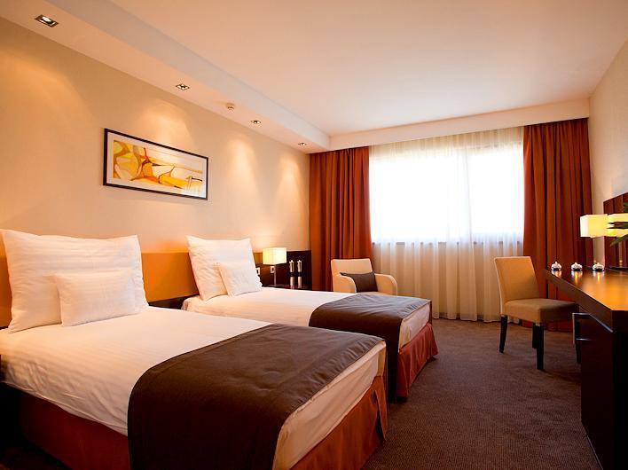 Abacus Business & Wellness Hotel Herceghalom Extérieur photo
