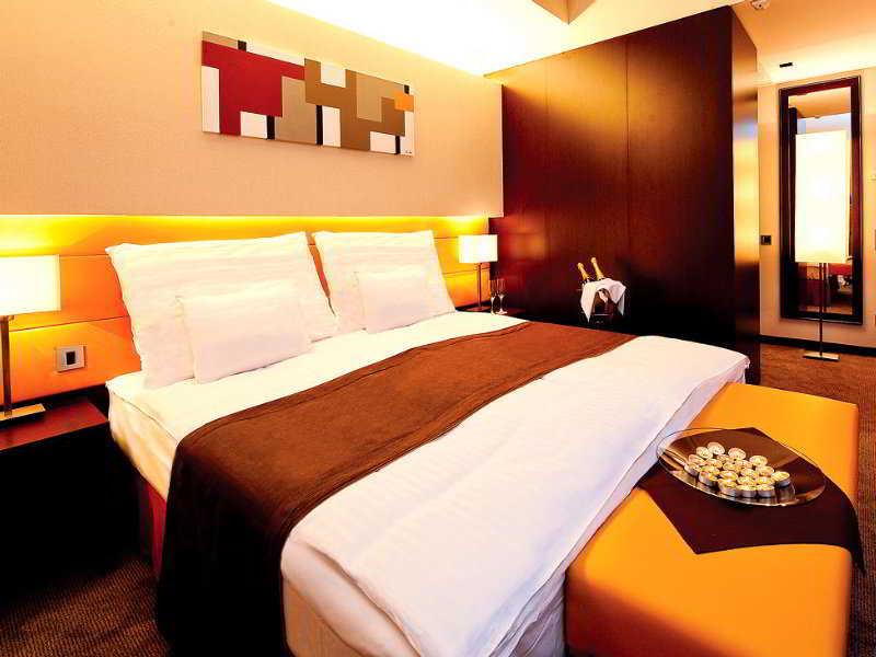 Abacus Business & Wellness Hotel Herceghalom Extérieur photo