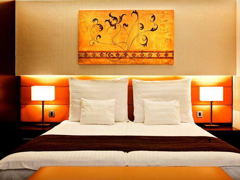 Abacus Business & Wellness Hotel Herceghalom Extérieur photo