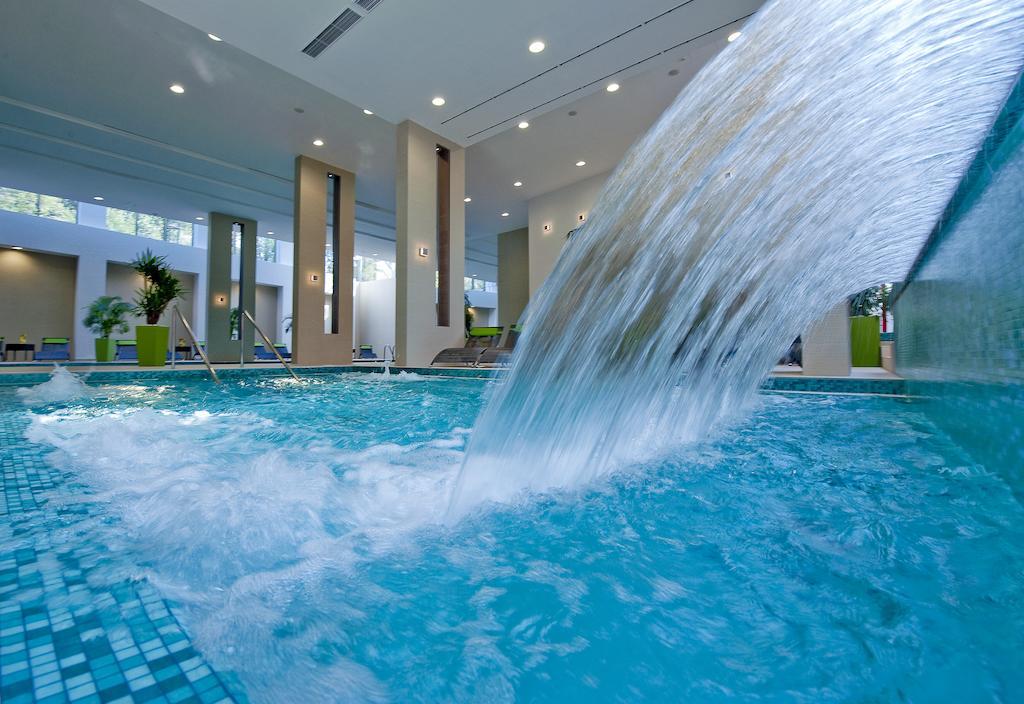 Abacus Business & Wellness Hotel Herceghalom Extérieur photo