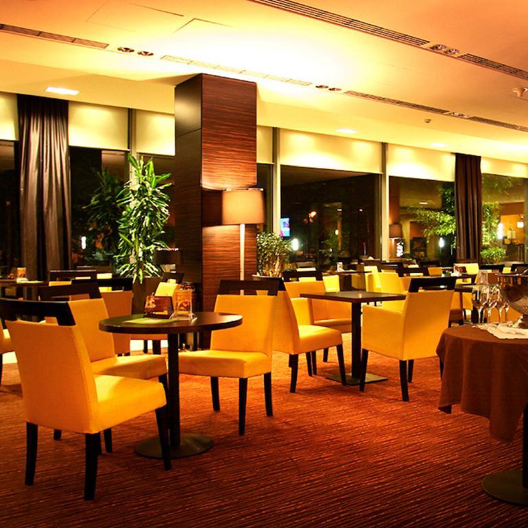 Abacus Business & Wellness Hotel Herceghalom Extérieur photo